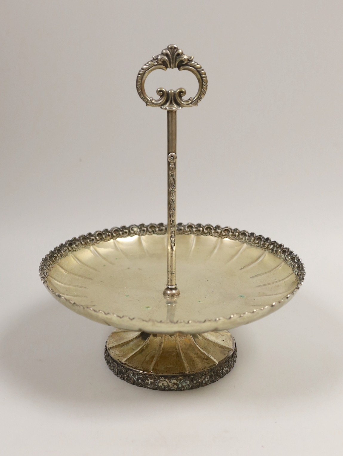 An Italian 800 standard white metal cake stand, 28cm, 20.9oz.